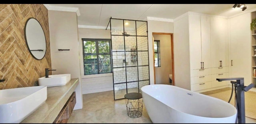 4 Bedroom Property for Sale in Wilderness Central Western Cape